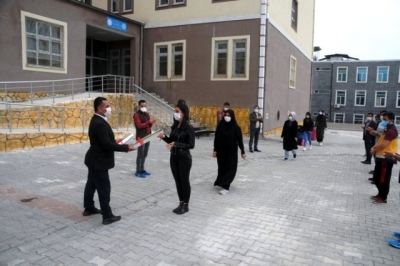 İdil’de izolasyon sürecini tamamlayan 11 sağlıkçı göreve başladı