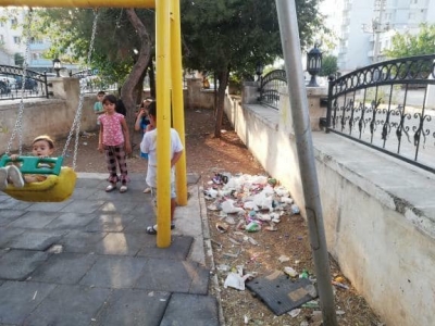 İdil’de Mahalle Ortasındaki Park Alanı Çöplük Alanı Oldu