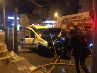 İdil’de Park halindeki araç yandı