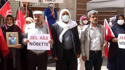 İdilli Aile HDP İl Başkanlığı önünde evlat nöbetine katıldı