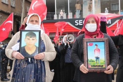 idil'li Anne Hamdiye Arslan Yağmur Çamur demeden Çocuğum için Burdayım Dedi. 