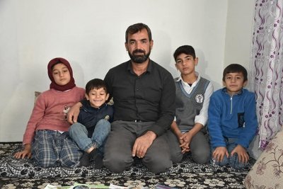 İdilli baba taş kırarak 9 çocuğunu okutuyor