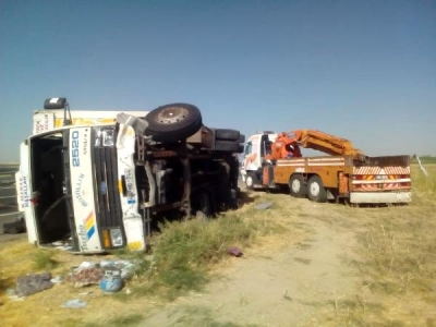 İpek Yolunda Kamyon devrildi: 4 yaralı