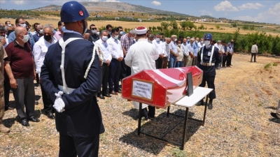 Kalp krizi geçiren uzman çavuş toprağa verildi