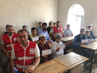 Kızılay idil Şubesi 130 Aileye Gıda Ve Giyim 1000 Öğrenciye kırtasiye Ve Giyim Yardımı Yapıldı.