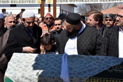 Müezzinin Sele Kapılan Otomobilinde Ölen Eşi ve Annesi Toprağa Verildi