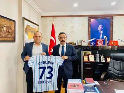 Öz İdil Spor Kulüp Başkanı, idil Kaymakamı ve Belediye Başkan Vekili Refik Özsoy’u Ziyaret Etti.