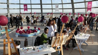 Prens'ten Orgeneral Özel'e hediye at