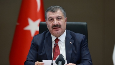 Sağlık Bakanı Koca: Kendimizi koruyup aşı sıramızı bekleyelim 