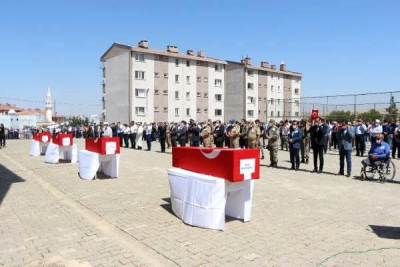 Silopi şehitleri, Kürtçe ağıtlarla son yolculuklarına uğurlandı