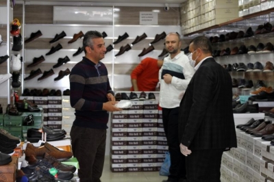 Silopi'de ücretsiz maske dağıtıldı