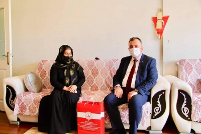 Şırnak Aile Ve Sosyal Hizmetler İl Müdürü Muzaffer Akçam Şehit Ailelerini ziyaret etti. 