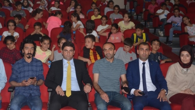 Şırnak İl Milli Eğitim Müdürü Nurettin Yılmaz Öğrencilerle Film İzledi.