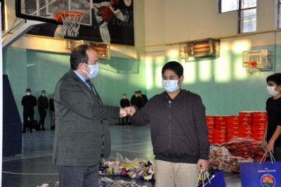 Şırnak Valiliği, 300 lisanslı sporcuya malzeme desteği sağladı