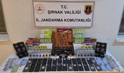 Şırnak ve İdil'de Jandarma ekipleri 12 araçta kaçak malzeme ele geçirdi: 12 gözaltı