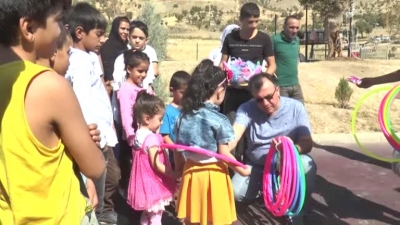 Şırnaklı Yaşlılar ve Çocuklar, Cudi Dağı Manzarası Eşliğinde Piknik Yaptı