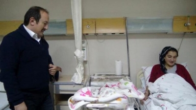 Şırnak'ta 2019'un son doğan bebeğine çeyrek altın