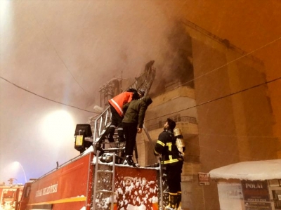 Şırnak'ta çıkan yangında 13 kişi dumandan etkilendi
