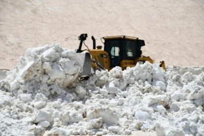 Şırnak'ta karla kaplı yolları açmak için çalışma başlatıldı