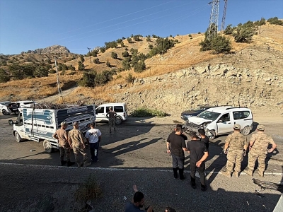 Şırnak'ta kontrol noktasından kaçarken kaza yapan kamyonetin kasasında 23 düzensiz göçmen yakalandı