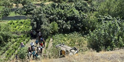 Şırnak’ta Ticari Taksi şarampole uçtu: Yaralılar var