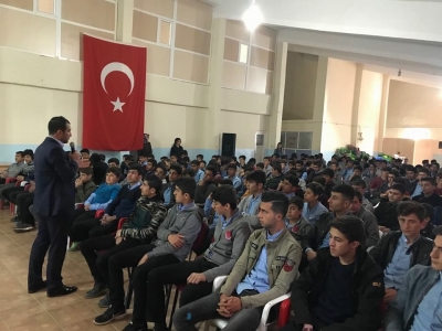TÜGVA İdil İlçe Temsilcisi Mehmet Selim Tepe Öğrencilerle Bir Araya Geldi.