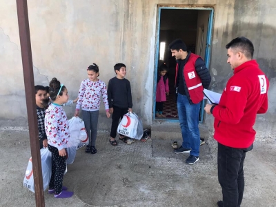 Türk Kızılay idil ilçe Temsilciliği ihtiyaç sahibi çocukların yüzünü güldürdü
