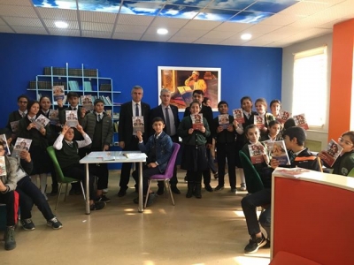 Ülkü Ocakları idil’de Öğrencilere Kitap Dağıttı.