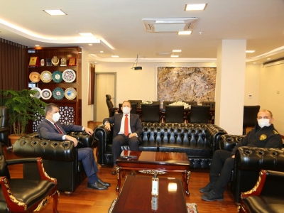 Vali Ali Hamza Pehlivan, Şırnak belediye Başkanı Mehmet Yarka’yı Ziyaret Etti.