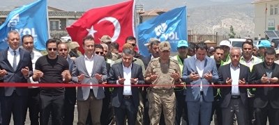  Vali Atay, idil Sulak Köyünde Yol Açılışı ve Teras Cam Projesi İncelemesinde
