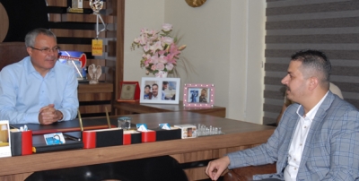 Vali Deniz, gazetemizi kutladı