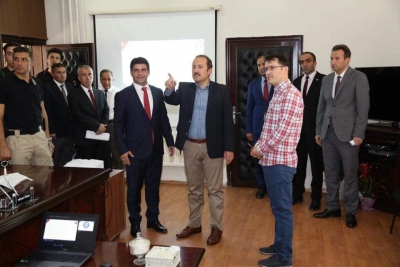 Valimiz Ali Hamza Pehlivan İl Milli Eğitim Müdürlüğü’nde Birim Müdürleri ile Toplantı Gerçekleştirdi.