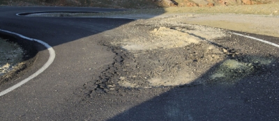 Yeni yollar 1 ay geçmeden bozuldu
